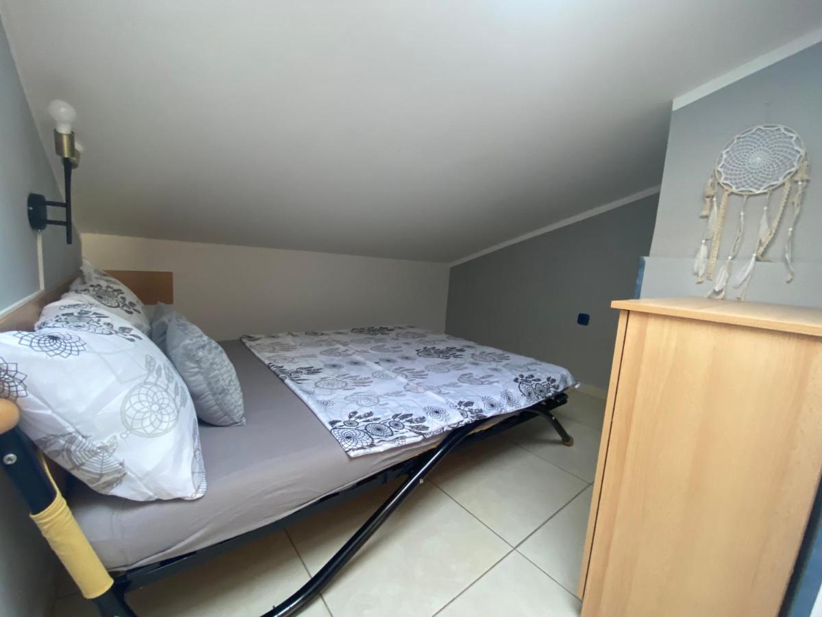 Apartments Mare Пула Екстериор снимка