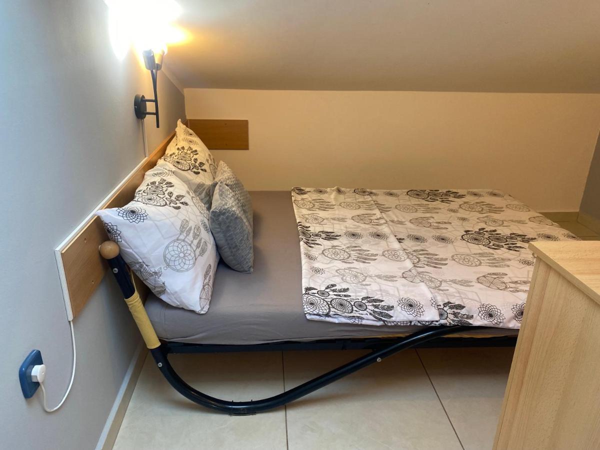 Apartments Mare Пула Екстериор снимка