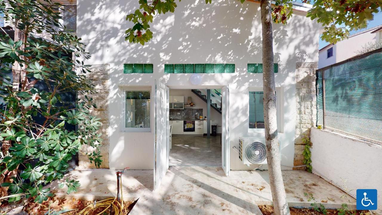 Apartments Mare Пула Екстериор снимка