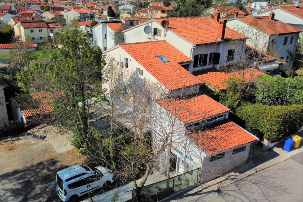 Apartments Mare Пула Екстериор снимка