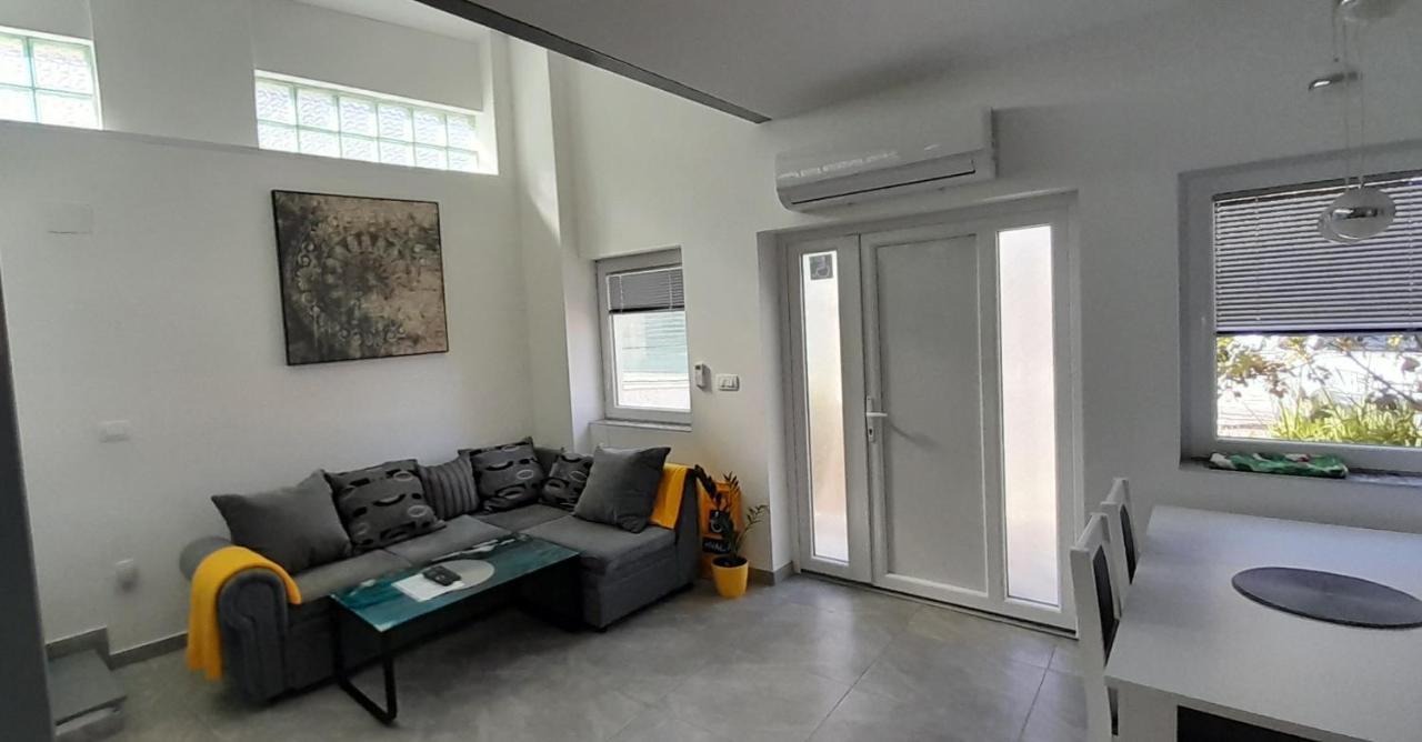 Apartments Mare Пула Екстериор снимка