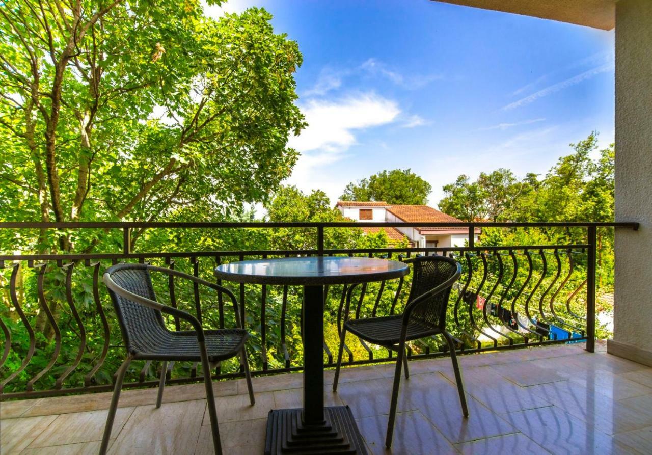 Apartments Mare Пула Екстериор снимка