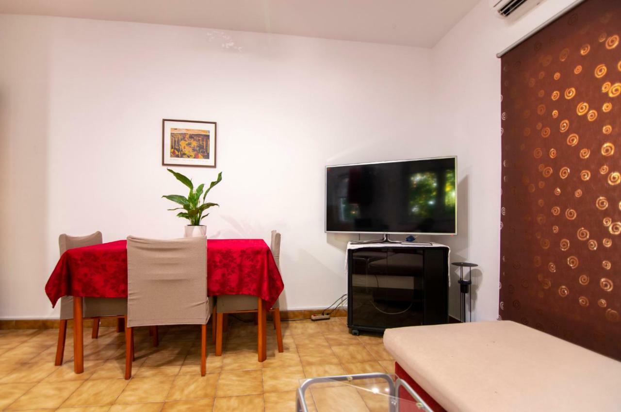 Apartments Mare Пула Екстериор снимка