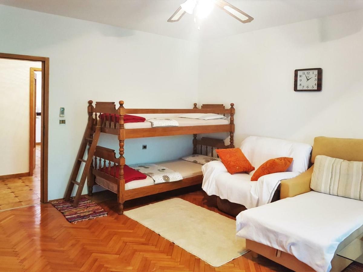 Apartments Mare Пула Екстериор снимка