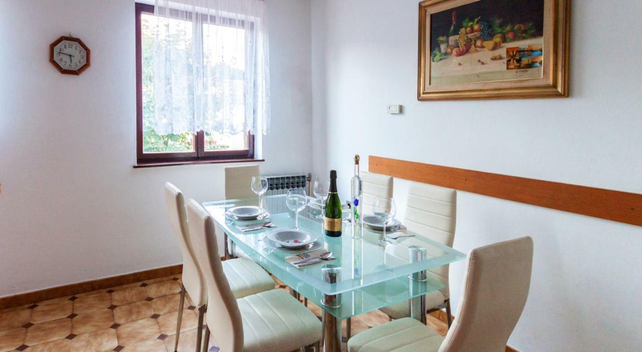 Apartments Mare Пула Екстериор снимка