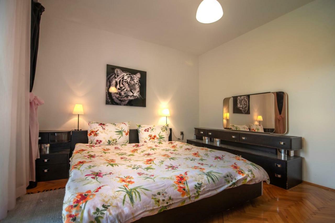 Apartments Mare Пула Екстериор снимка