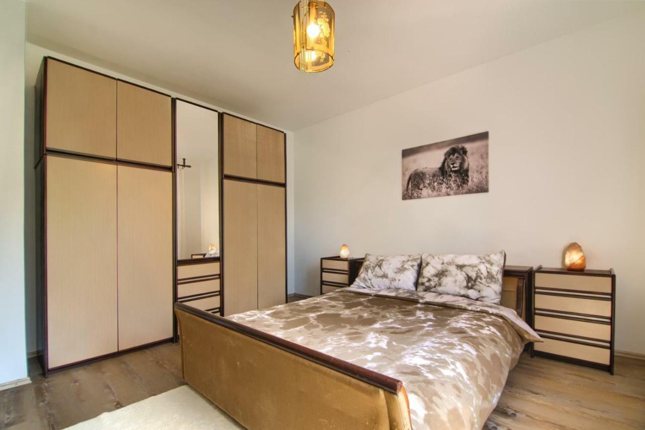 Apartments Mare Пула Екстериор снимка